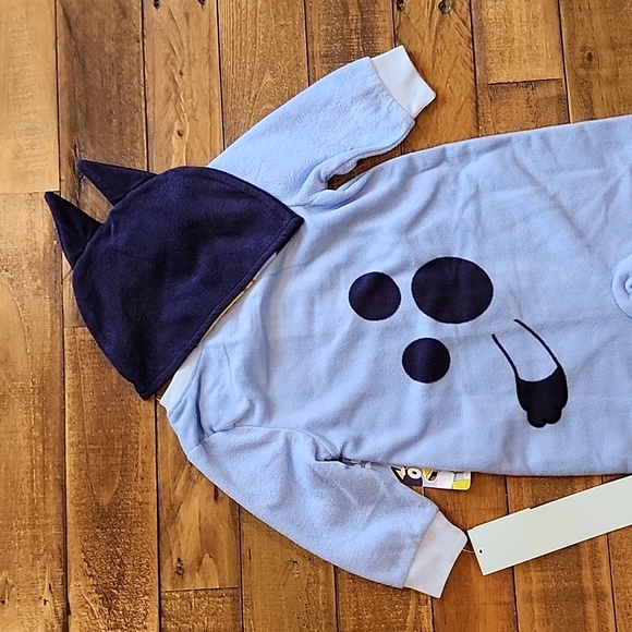 Bluey Blanket Sleeper with Cap, footless pajamas, size 12 months - Picture 11 of 15